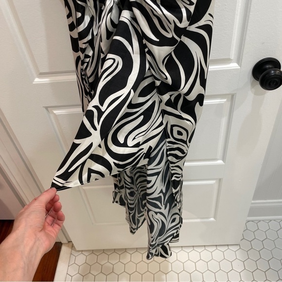 Donna Morgan Printed One Shoulder Tie Waist Dress with Draped Skirt Size 4 - Picture 7 of 16